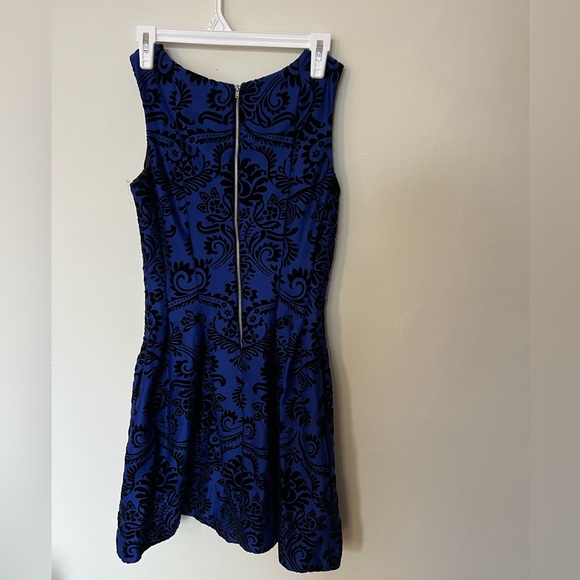 Women’s Sleeveless Midi Dress - Size 8 - Picture 3 of 4